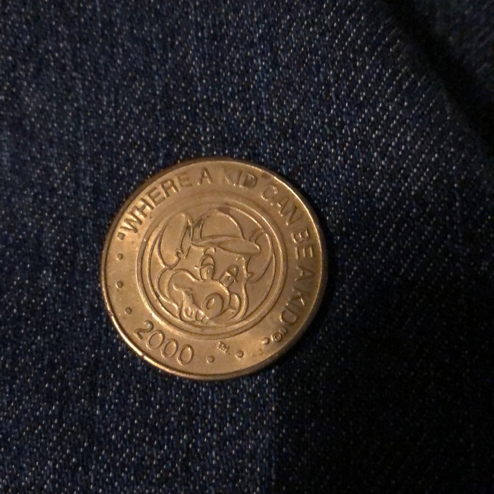 2000 Chuck E. Cheese’s Token- 470 $8 or $6 w/additional $30 purchase- 470